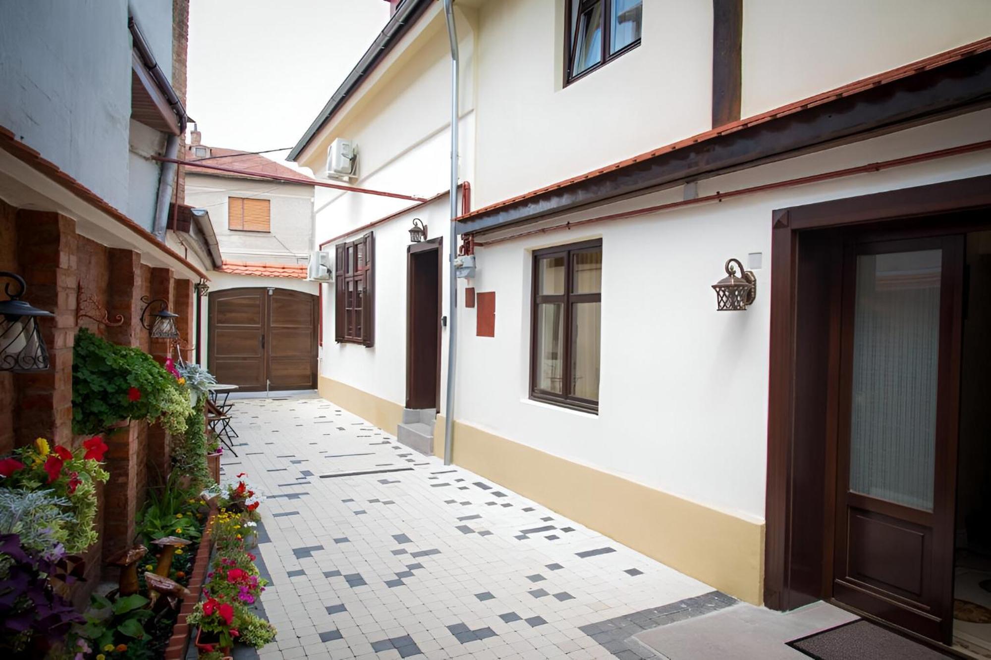 אפרטהוטל Cochet House סיביו מראה חיצוני תמונה