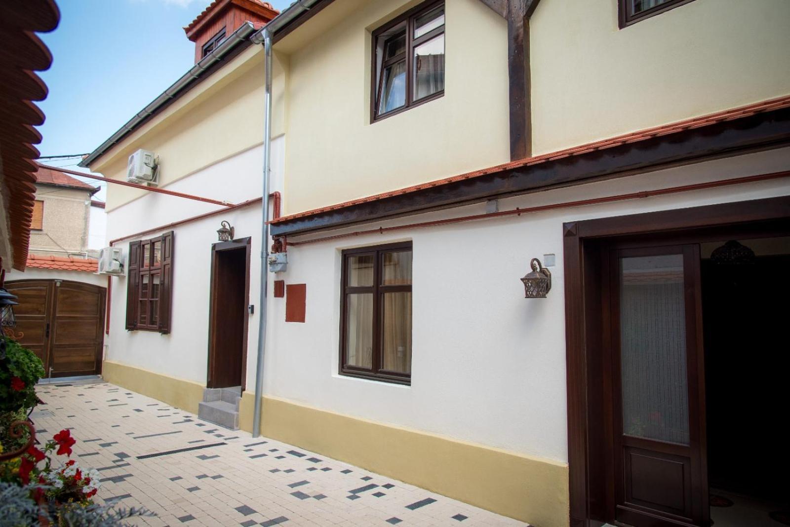 אפרטהוטל Cochet House סיביו מראה חיצוני תמונה
